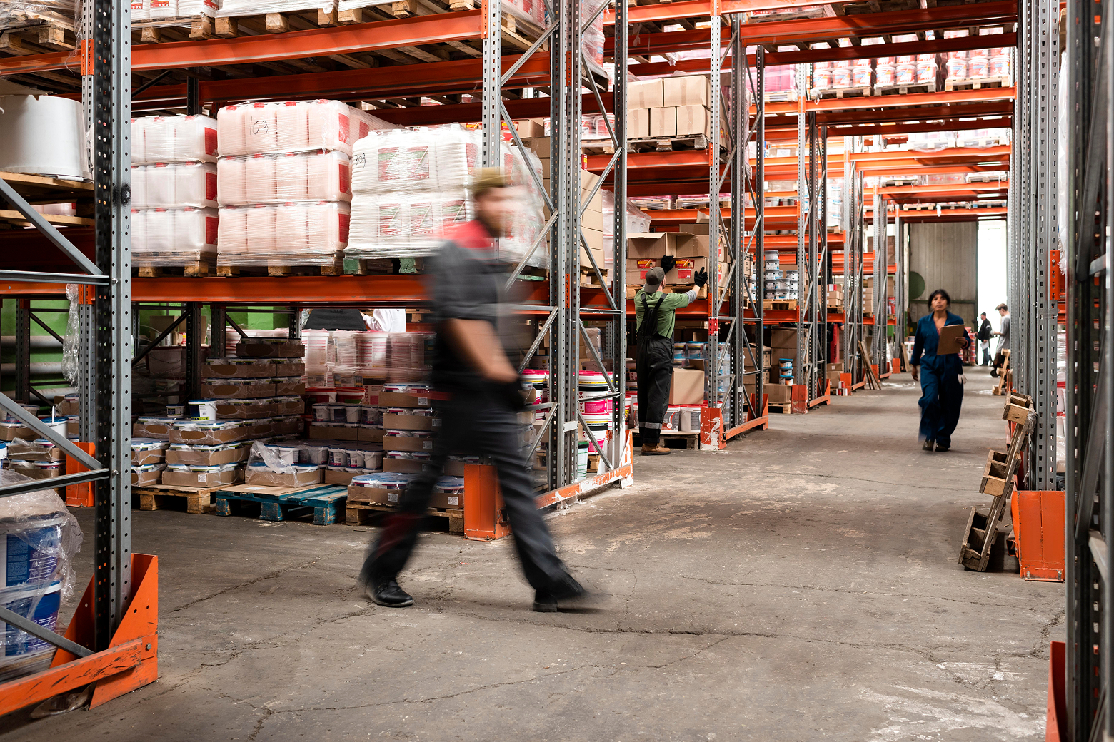 Driving Efficiency in B2B Commerce – Port80 Service tablet banner